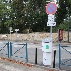 PARKING MONUMENT AUX MORTS