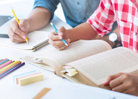 Aide aux devoirs collègiens
